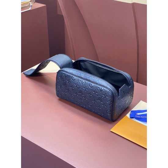M82576 Dopp Kit Toiletry Bag28 x 15 x 16.5 