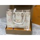  M22975OnTheGo Small Handbag35 x 27 x 14 cm