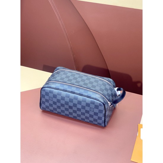 44494cosmetic bag-size28x16x13cm。