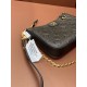 M81066 Easy Pouch On Strap Handbag