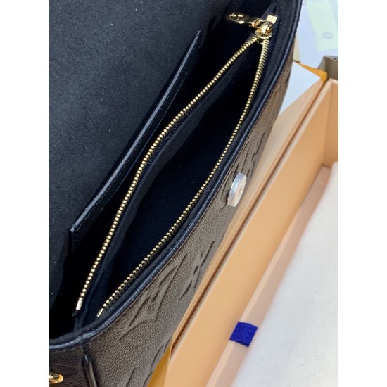 M82211 Wallet On Chain Ivy Handbag