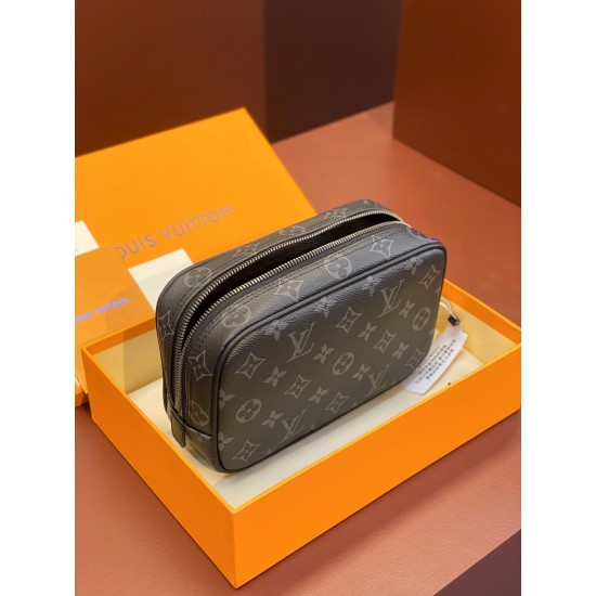 Damier Graphite Clutch Bag N47521