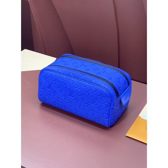 M82576 Dopp Kit Toiletry Bag：28 x 15 x 16.5