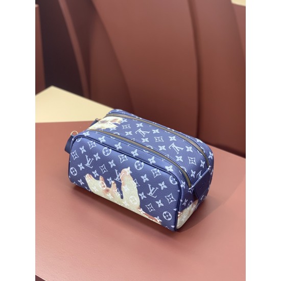 47528cosmetic bagsize28x16x13cm。