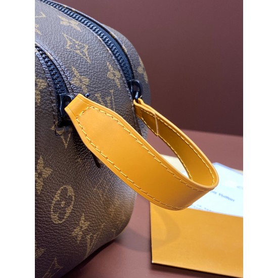 M46696Dopp Kit Toiletry Bag：28 x 15 x 16.5 