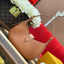 M24885 Low Key Shoulder Bag 26.0 x 18.0 x 7.0 