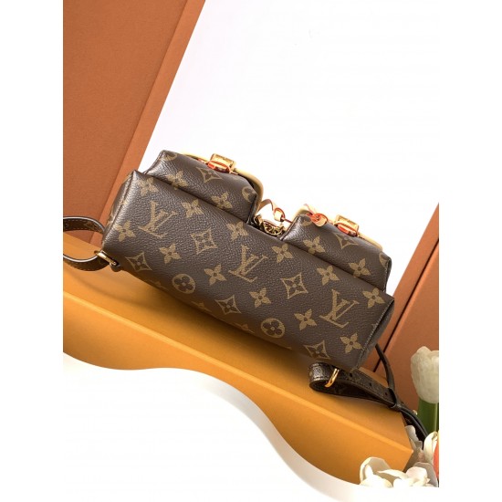 Excursion Small BackpackM46932皮：21.0 x 23.0 x 10.0 