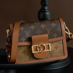 Mini Dauphine handbag M45959  20x 15 x 9 cm
