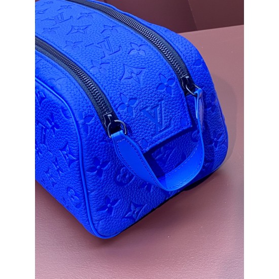 M82576 Dopp Kit Toiletry Bag：28 x 15 x 16.5