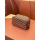 47527Damier Graphite Cosmetic Bag：25.5 x 17.0 x 9.0 cm。