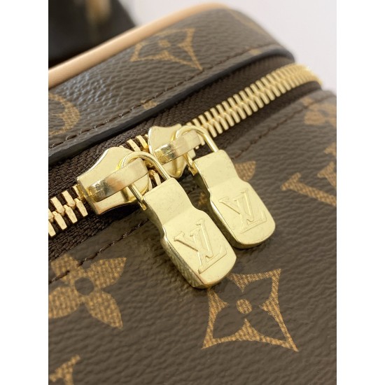 M44495Nine BB mini Cosmetic Bag