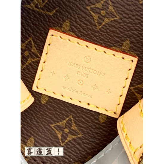M24028 Haze Blue READE Small Handbag