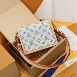  Dauphine ：20*15*9CM