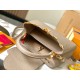  M23332Capucines Flower Crown HandbagSize：31.5 * 20 * 11Cm
