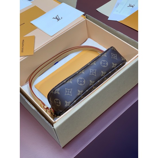 M81911 Wallet On Chain Ivy Handbag