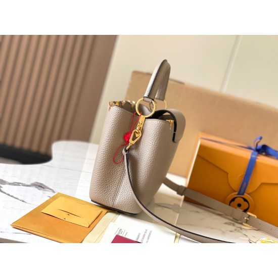  M23331Capucines Small HandbagSize：27 * 18 * 9Cm