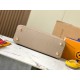  M23332Capucines Flower Crown HandbagSize：31.5 * 20 * 11Cm