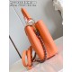 Capucines BB HandbagM22055size：27x18x9cm 