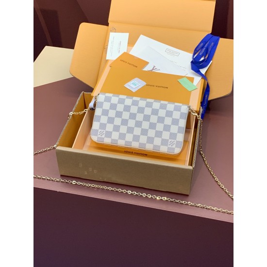 M63106  Felicie Handbag21.0 x 11.0 x 2.0。