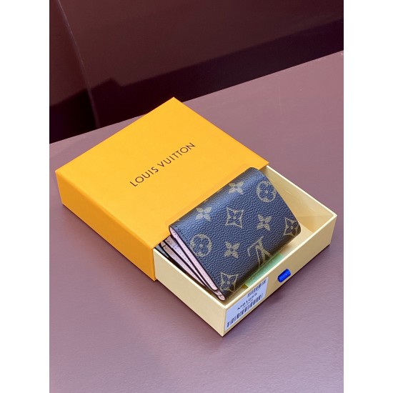。 M81665CELESTE Wallet