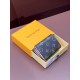 。 M81665CELESTE Wallet