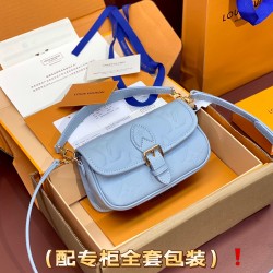 M83592 Nano Diane Baguette 19 x 10.5 x 6cm。
