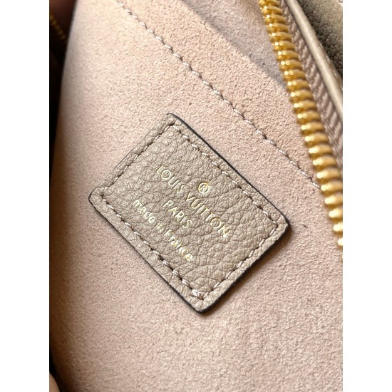  M23641OnTheGo Small Handbag25 x 13 x 10