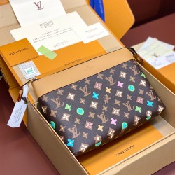 M83568POCHETTE VOYAGE SOUPLE 。32 x 21 x 8 