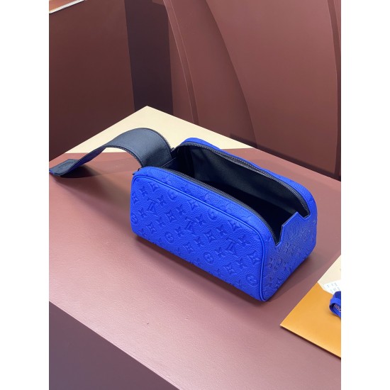 M82576 Dopp Kit Toiletry Bag：28 x 15 x 16.5