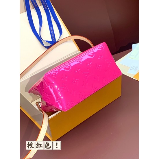 M24028 Enameled red READE small handbag