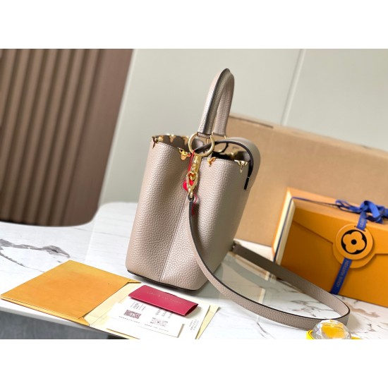  M23332Capucines Medium HandbagSize：31.5 * 20 * 11Cm