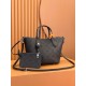 BLOSSOM Small Handbag M21848 Black：20x20x12.5cm