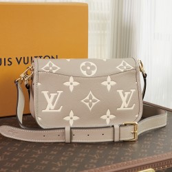 M46583 Diane Handbag23 x 16 x 8.5