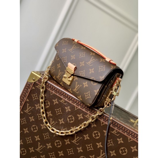  M46279 East West Mtis Handbags