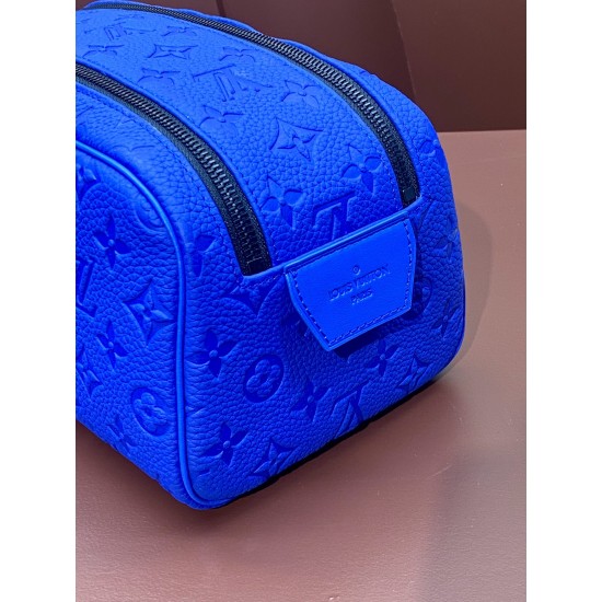 M82576 Dopp Kit Toiletry Bag：28 x 15 x 16.5