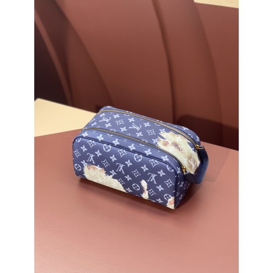 47528cosmetic bagsize28x16x13cm。