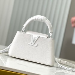 CAPUCINES EAST WEST Handbag: 22*12*8cm