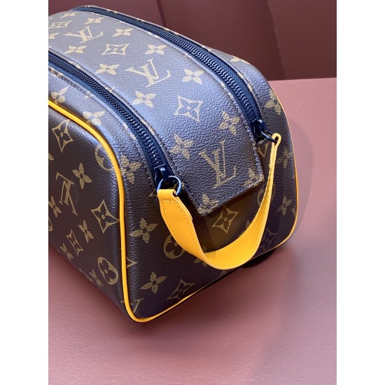 M46696Dopp Kit Toiletry Bag：28 x 15 x 16.5 