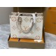  M22975OnTheGo Small Handbag35 x 27 x 14 cm