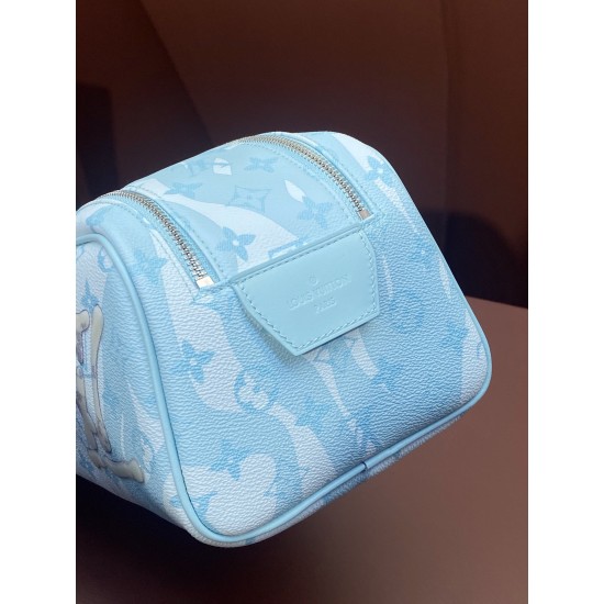 M82337Dopp Kit Toiletry Bagsize：28x15x16.5cm