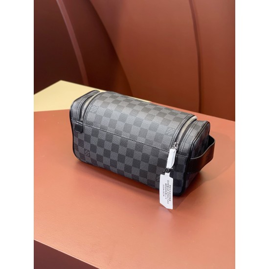 47625Damier Graphite Clutch Bag 