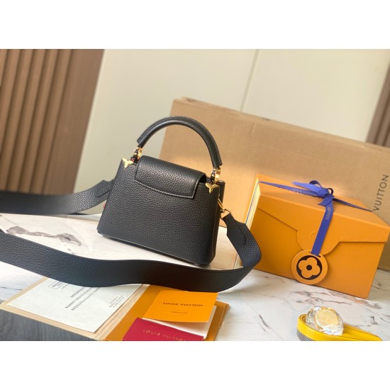  M23330 Capucines Mini HandbagSize：21 * 14 * 8Cm