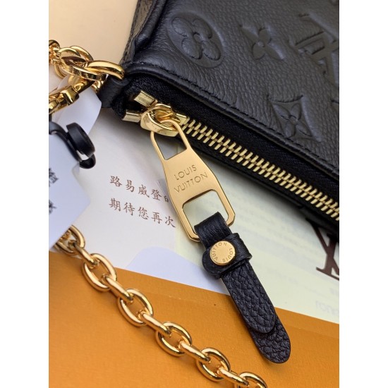 M81066 Easy Pouch On Strap Handbag