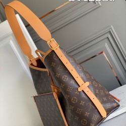 CarryAll Medium Handbag M46197:39x30x15C