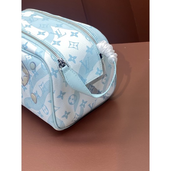M82337Dopp Kit Toiletry Bagsize：28x15x16.5cm