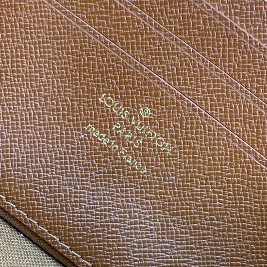M81911 Wallet On Chain Ivy Handbag