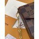 N63032  Felicie Handbag21.0 x 11.0 x 2.0。