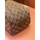 47528Damier Graphite Cosmetic Bag-size28x16x13cm。