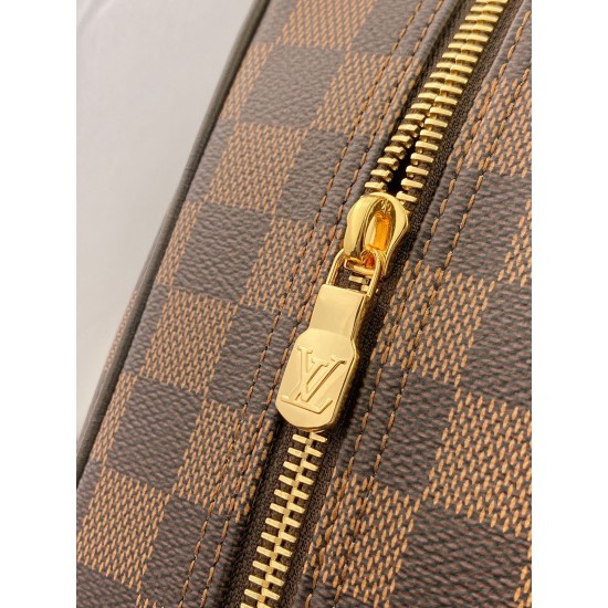 47527Damier Graphite Cosmetic Bag：25.5 x 17.0 x 9.0 cm。