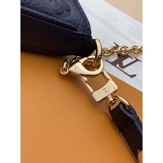 M81066 Easy Pouch On Strap Handbag